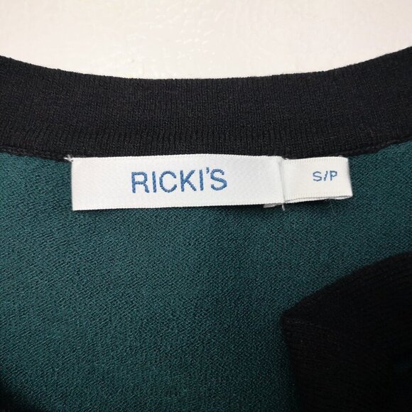 NWOT Ricki's Ladies Size Small Green with Black Trim Short Sleeves Sweater - Picture 3 of 9